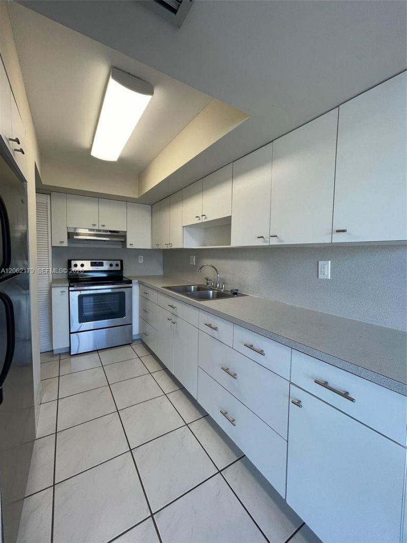 1350 SW 122nd Ave , Unit 212, Miami, FL 33184 Photo