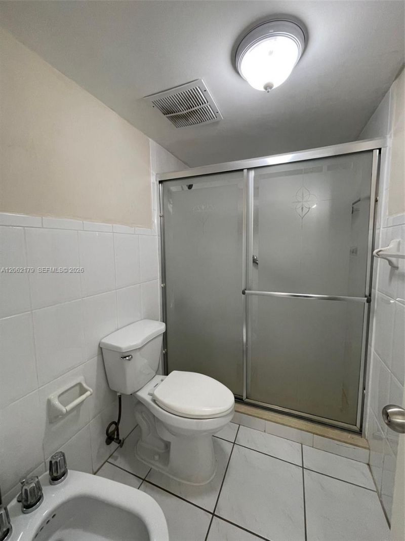 1350 SW 122nd Ave , Unit 212, Miami, FL 33184 Photo