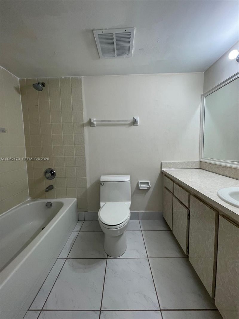 1350 SW 122nd Ave , Unit 212, Miami, FL 33184 Photo