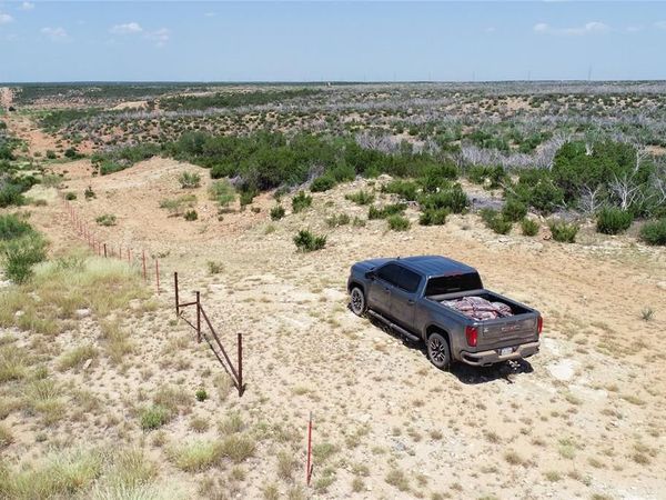 000 Craven Rd. , Quanah, TX 79252