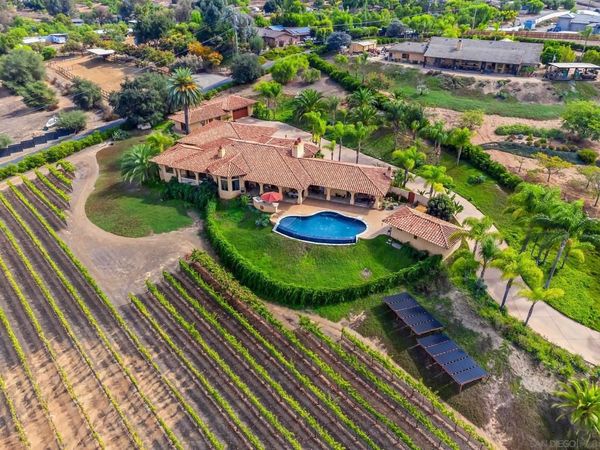 30403 Toronga Way, Valley Center, CA 92082