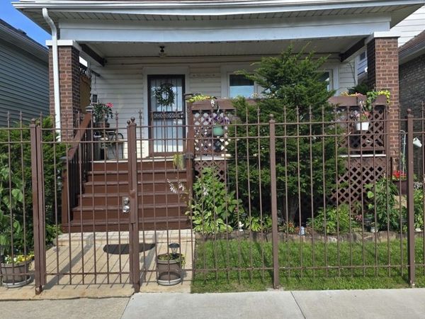 6515 S Mozart Street , Chicago, IL 60629