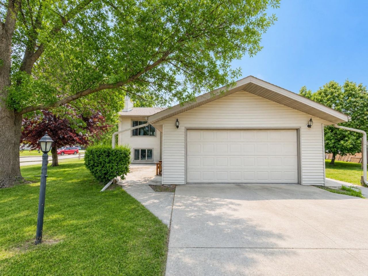 325 2nd Street Nw, Hillsboro, ND 58045 Main Photo