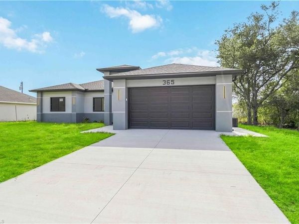 365 Perl ST , PORT CHARLOTTE, FL 33954