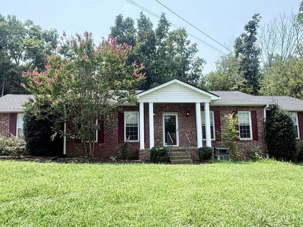 3533 Wood Bridge Dr , Nashville, TN 37217