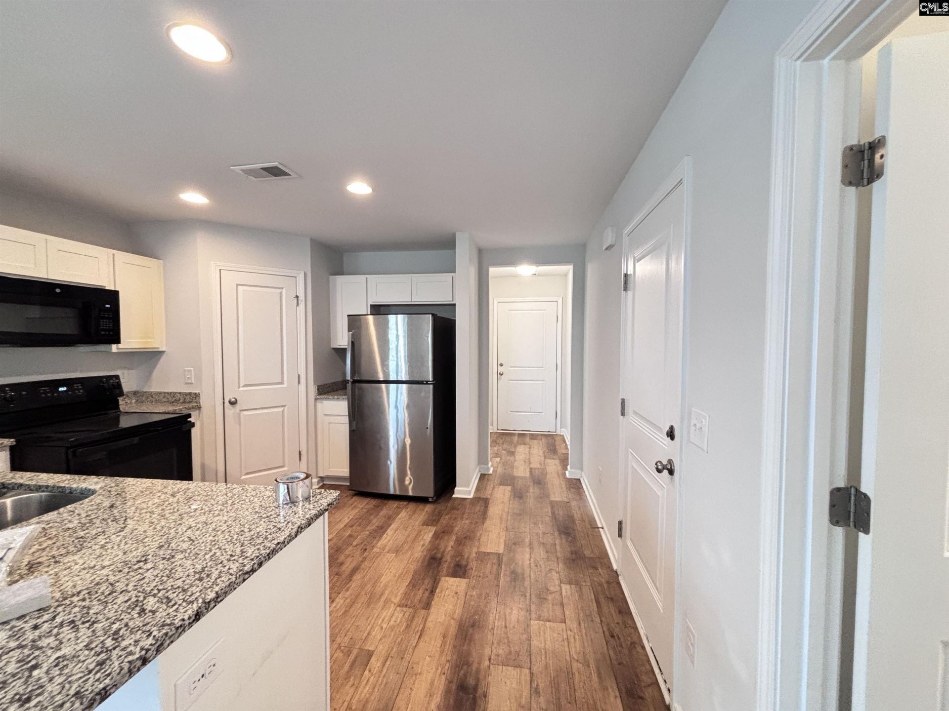 531 Moresby Way  Photo 5