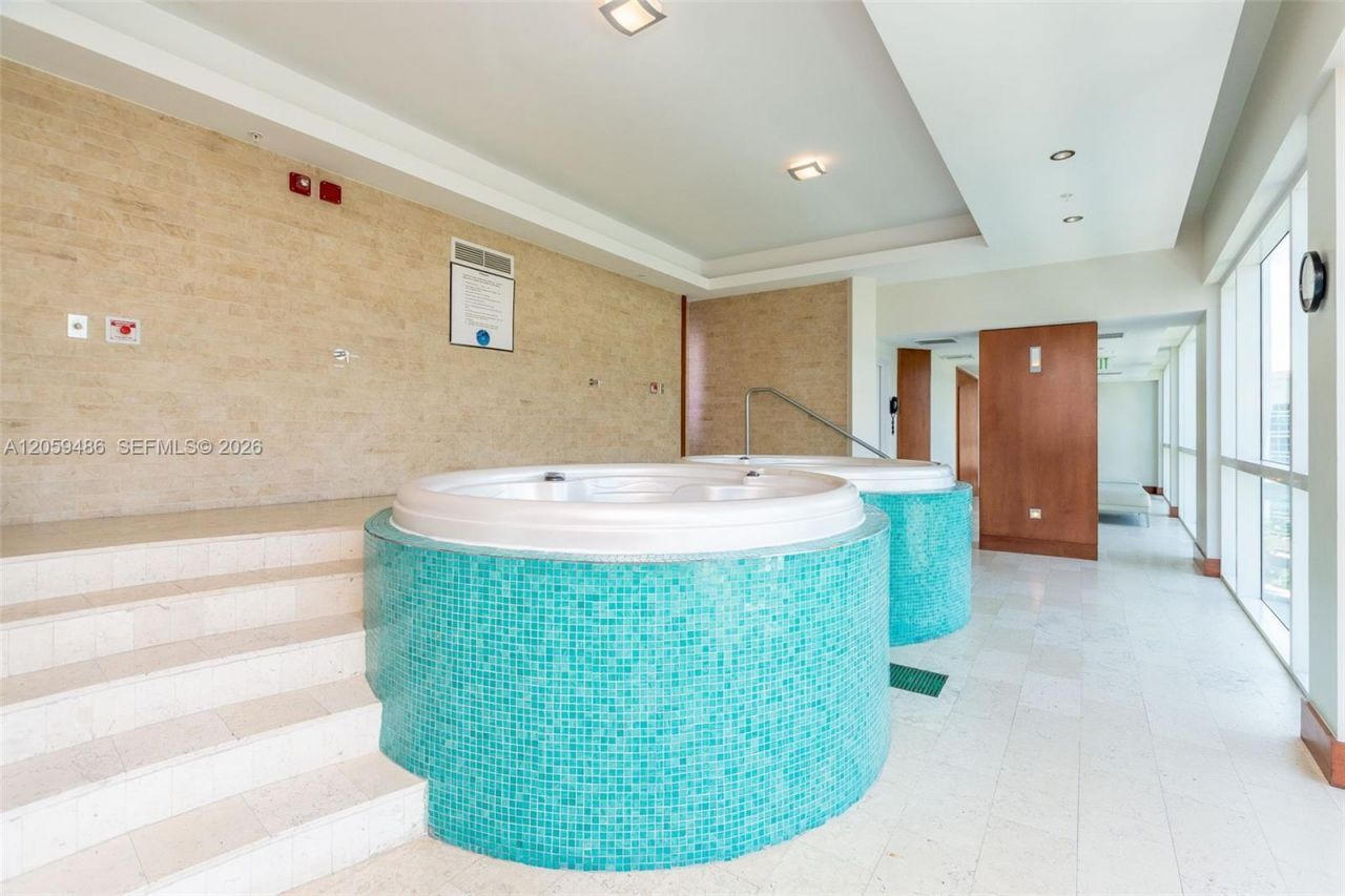 41 SE 5th St , Unit 1914, Miami, FL 33131 Photo