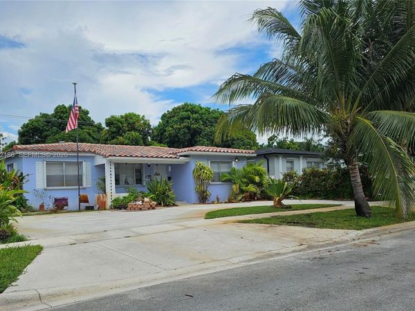 648 E 28th St , Hialeah, FL 33013