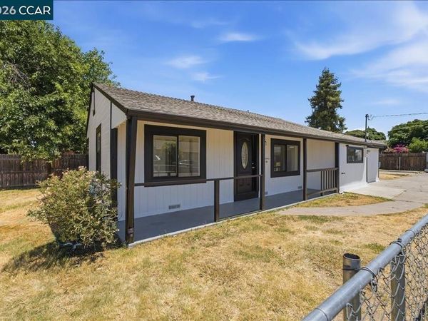 2696 Fairfield St, Sacramento, CA 95815