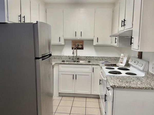 680 Fargo Ave, Unit 13, San Leandro, CA 94579