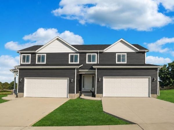 3367 Lincolnshire Road, Waterloo, IA 50701