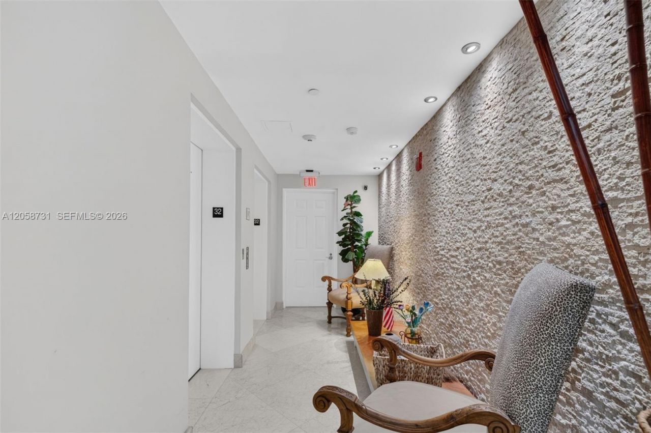 3330 NE 190th St, Unit UPH14, Aventura, FL 33180 Photo