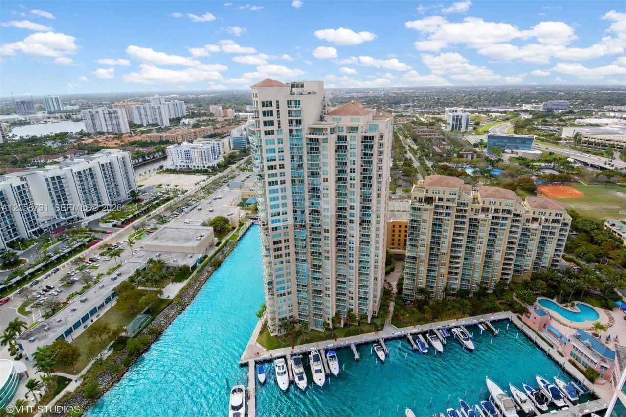 3330 NE 190th St, Unit UPH14, Aventura, FL 33180 Photo