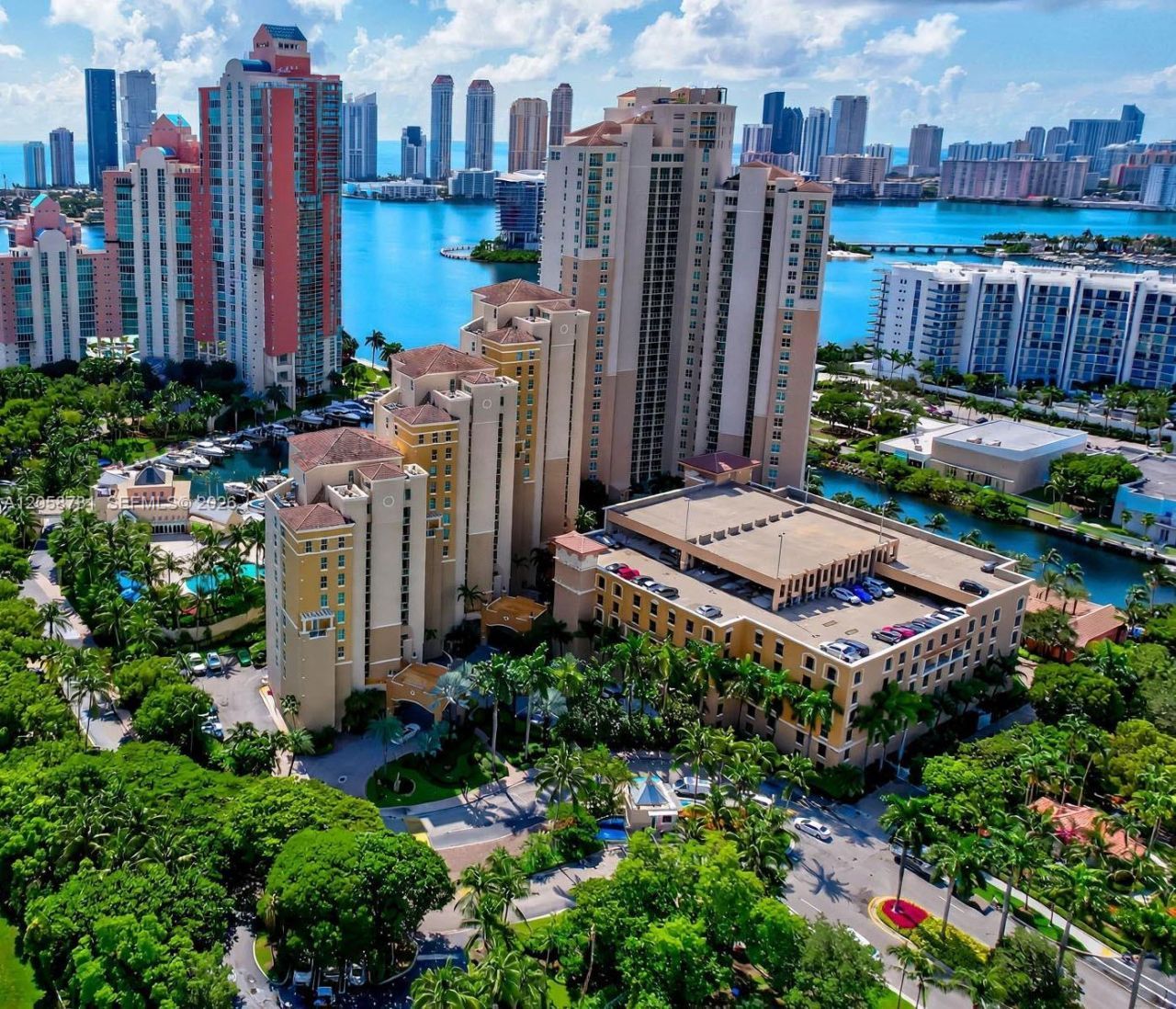 3330 NE 190th St, Unit UPH14, Aventura, FL 33180 Photo