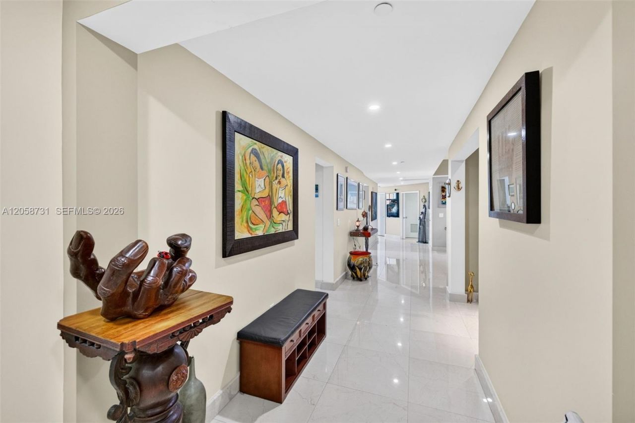 3330 NE 190th St, Unit UPH14, Aventura, FL 33180 Photo