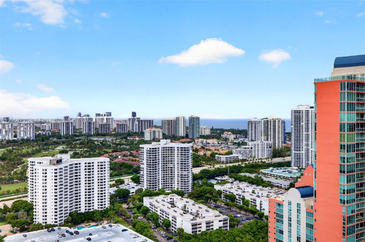 3330 NE 190th St, Unit UPH14, Aventura, FL 33180 Photo