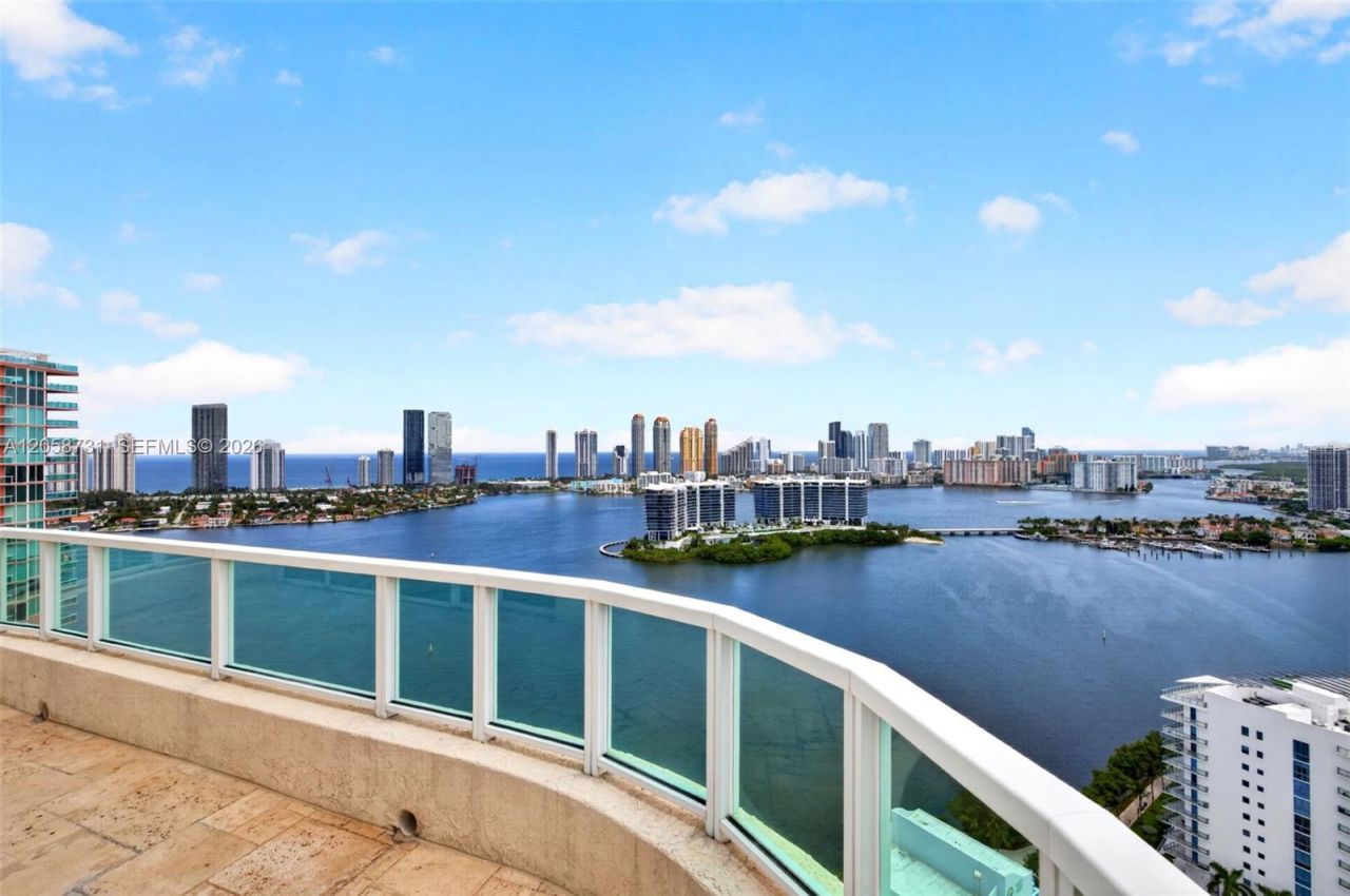 3330 NE 190th St, Unit UPH14, Aventura, FL 33180 Photo
