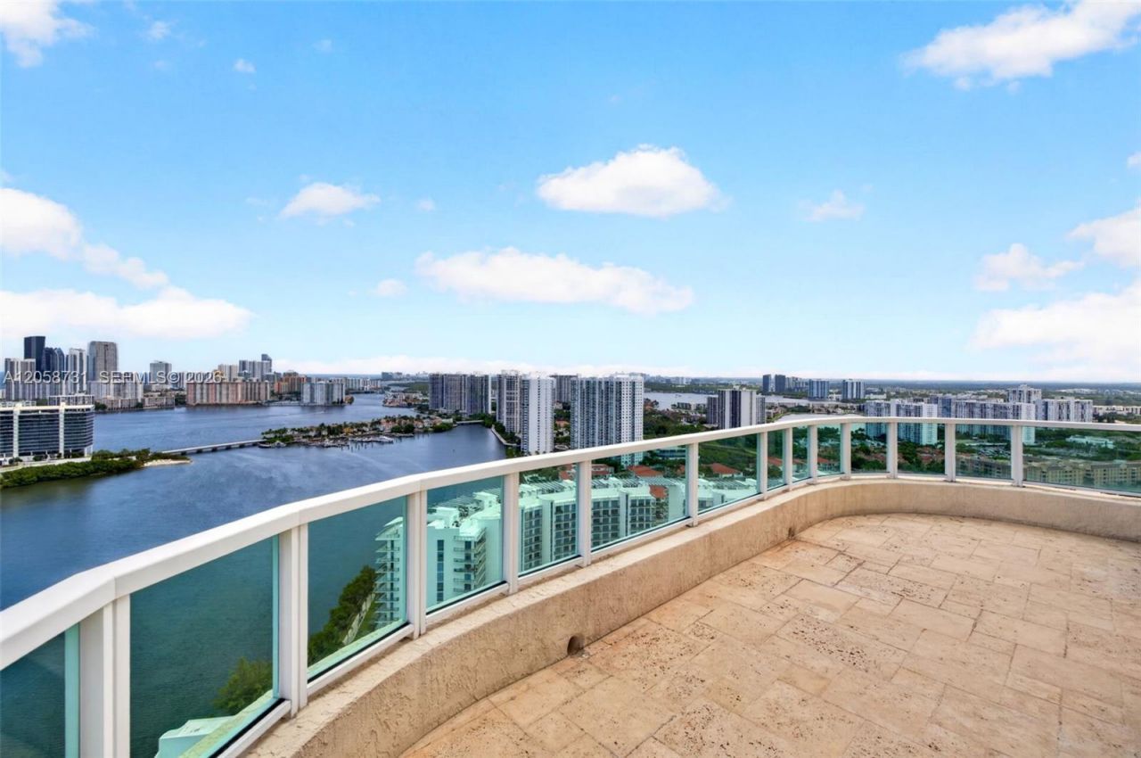 3330 NE 190th St, Unit UPH14, Aventura, FL 33180 Photo