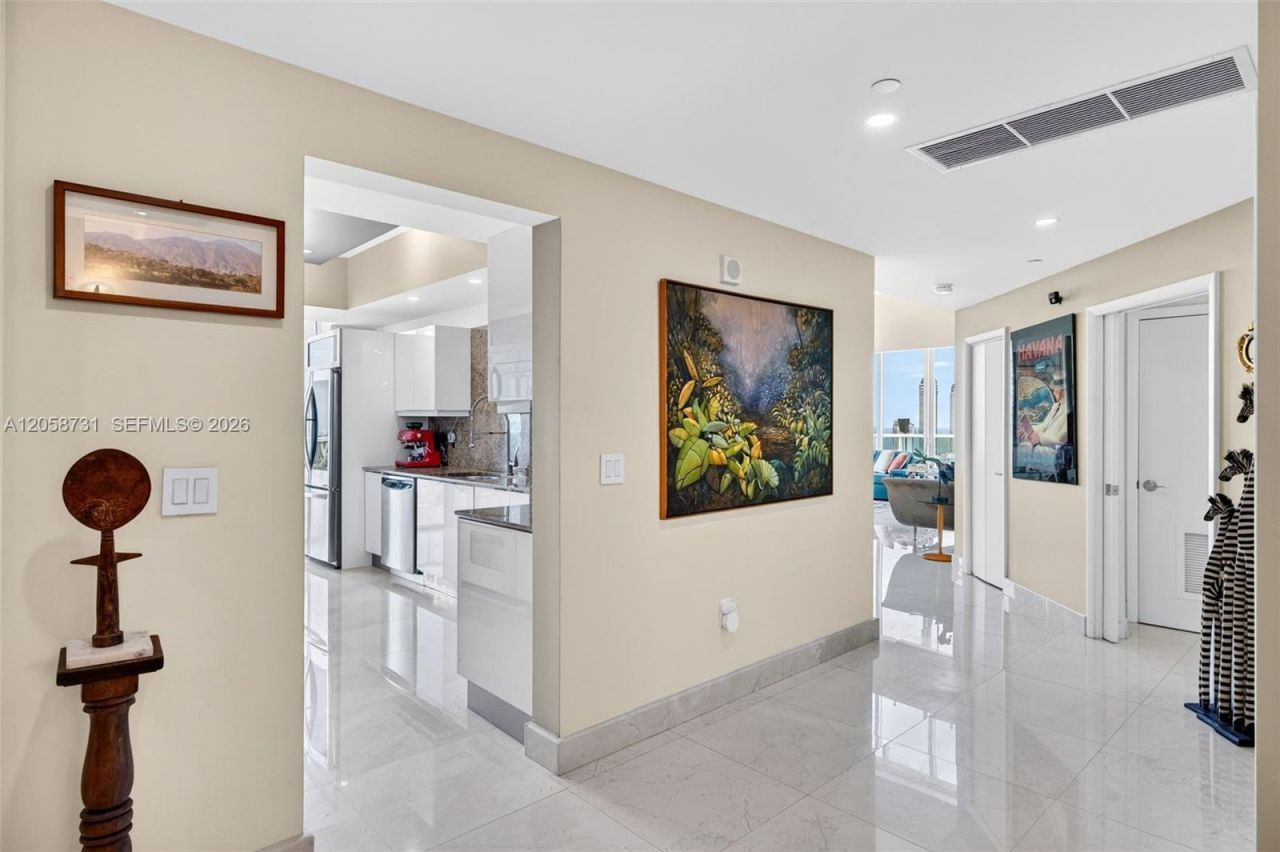 3330 NE 190th St, Unit UPH14, Aventura, FL 33180 Photo