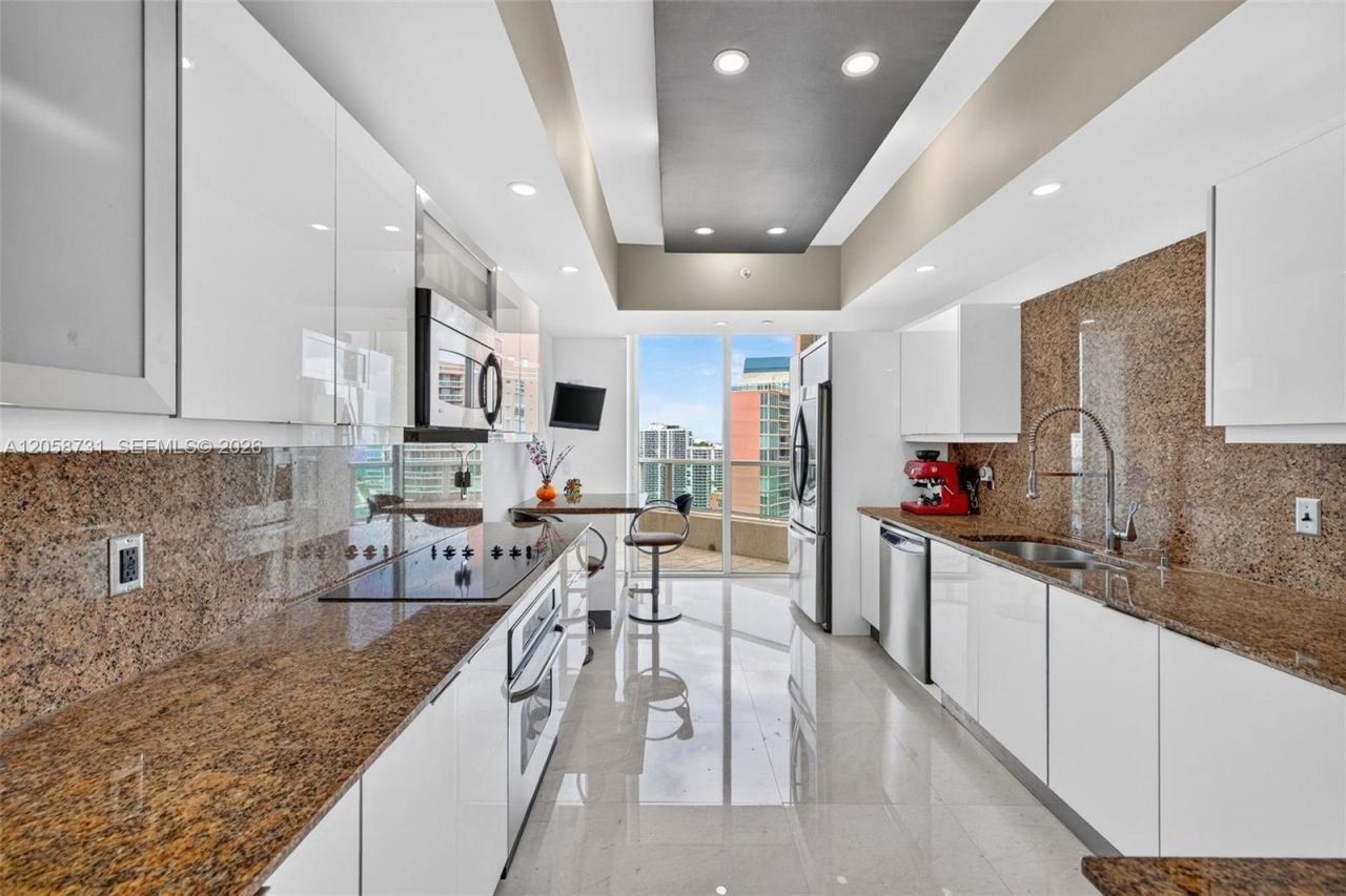 3330 NE 190th St, Unit UPH14, Aventura, FL 33180 Photo