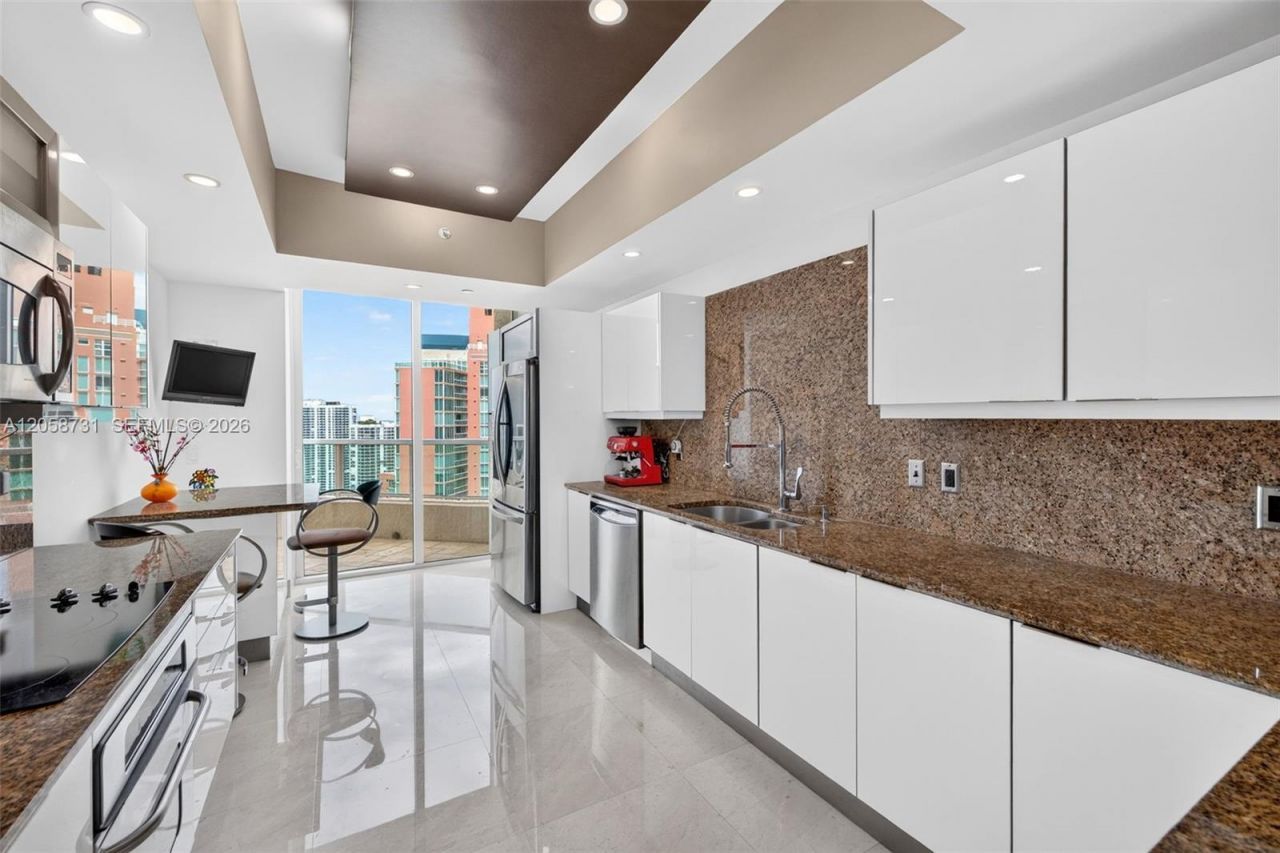3330 NE 190th St, Unit UPH14, Aventura, FL 33180 Photo