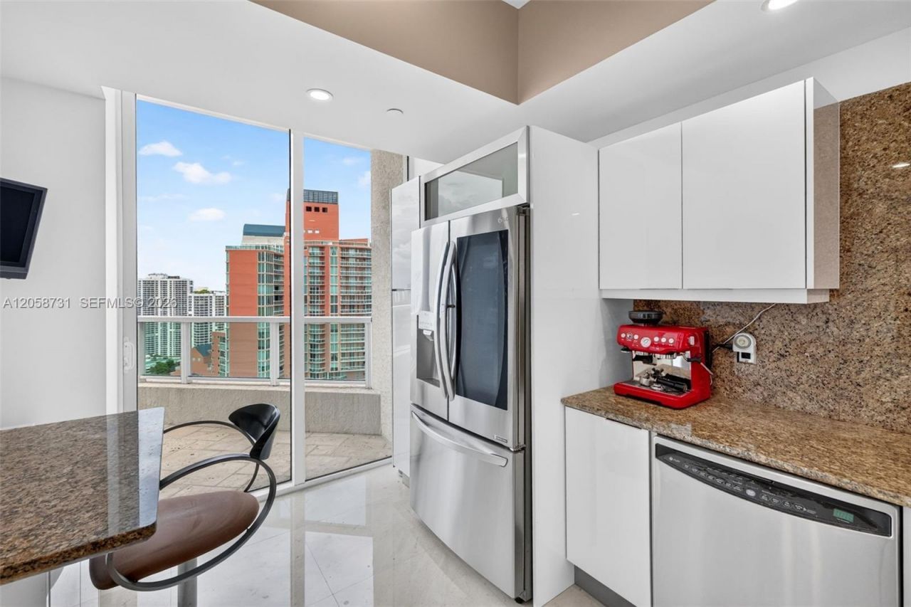 3330 NE 190th St, Unit UPH14, Aventura, FL 33180 Photo