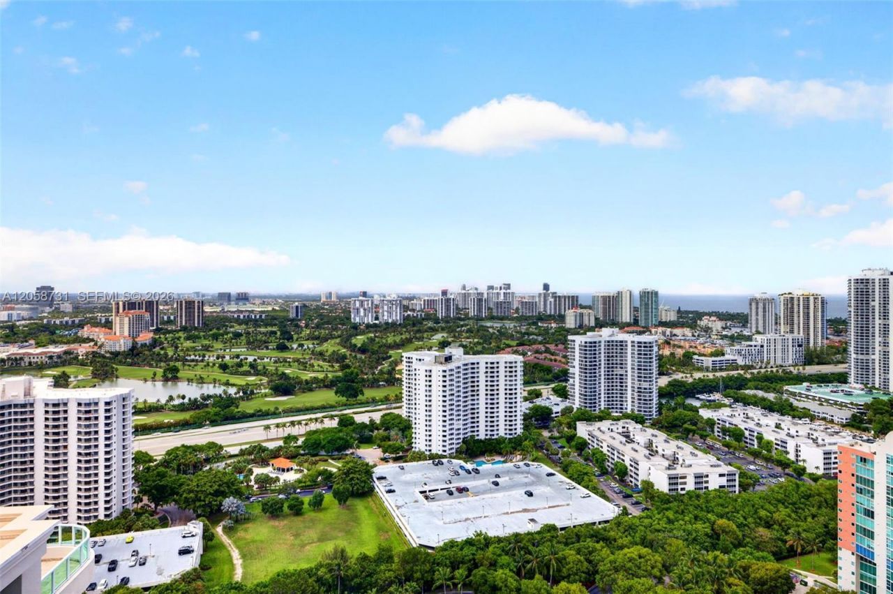 3330 NE 190th St, Unit UPH14, Aventura, FL 33180 Photo
