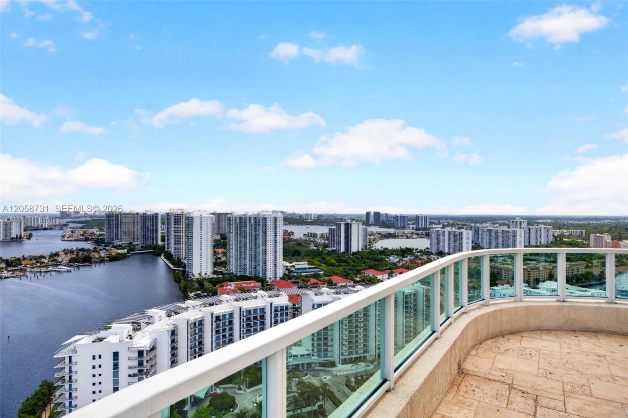3330 NE 190th St, Unit UPH14, Aventura, FL 33180 Photo