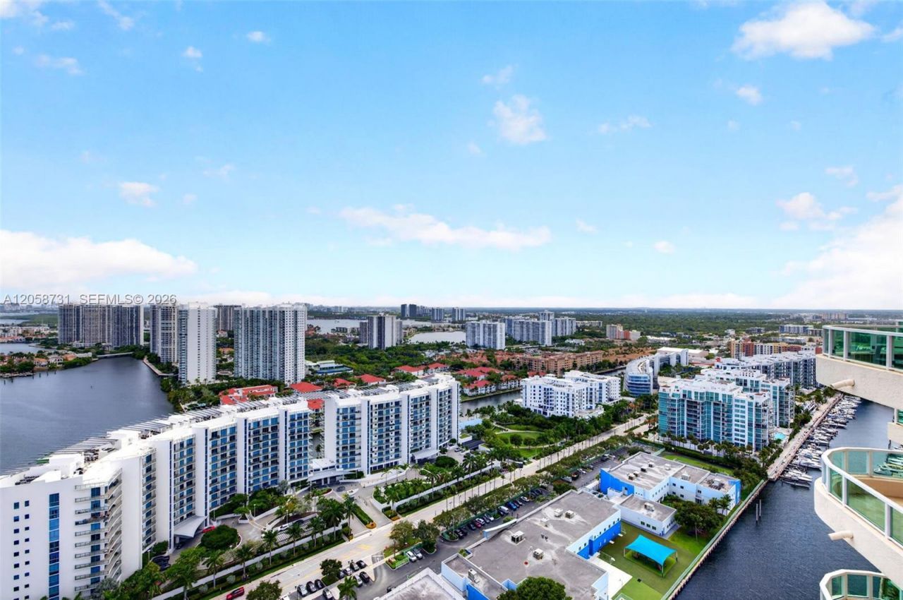 3330 NE 190th St, Unit UPH14, Aventura, FL 33180 Photo