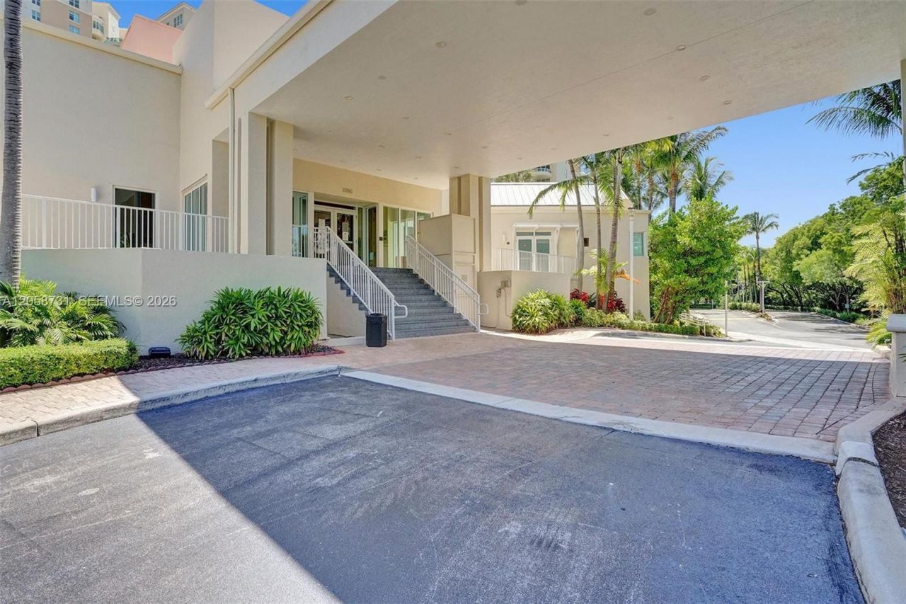 3330 NE 190th St, Unit UPH14, Aventura, FL 33180 Photo