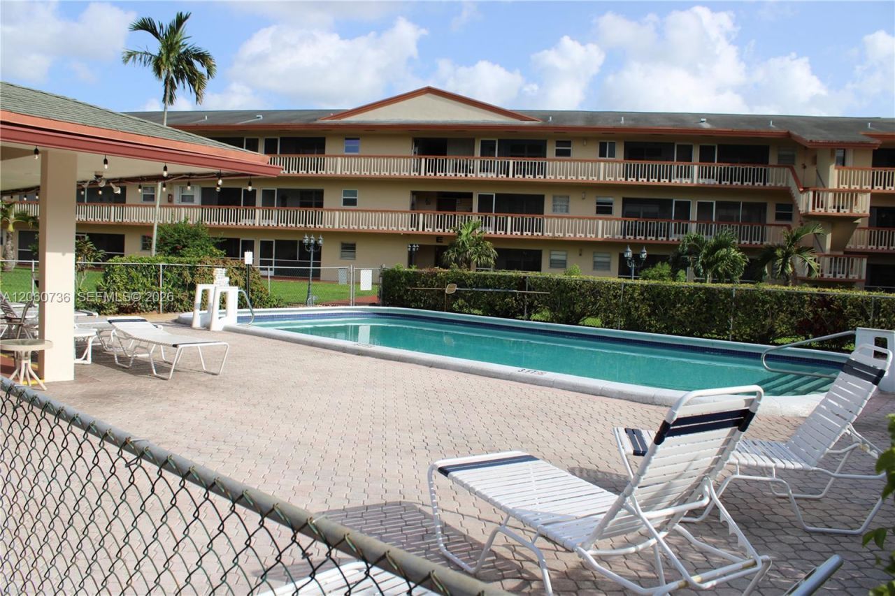 5300 Washington St, Unit H134, Hollywood, FL 33021 Photo