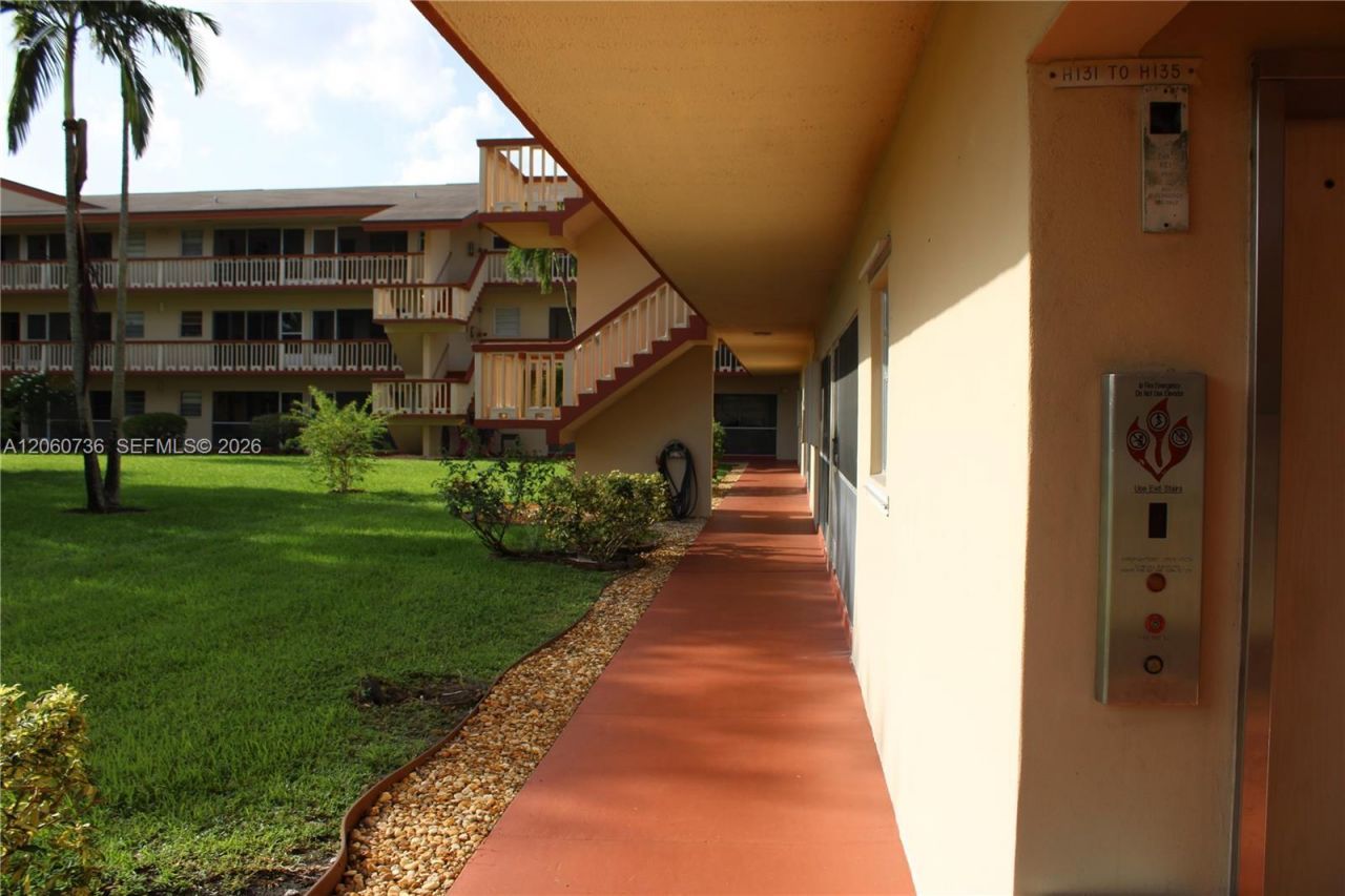 5300 Washington St, Unit H134, Hollywood, FL 33021 Photo