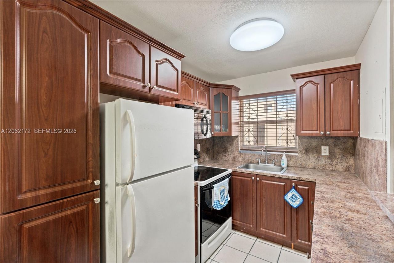 1855 W 60th St , Unit 407, Hialeah, FL 33012 Photo