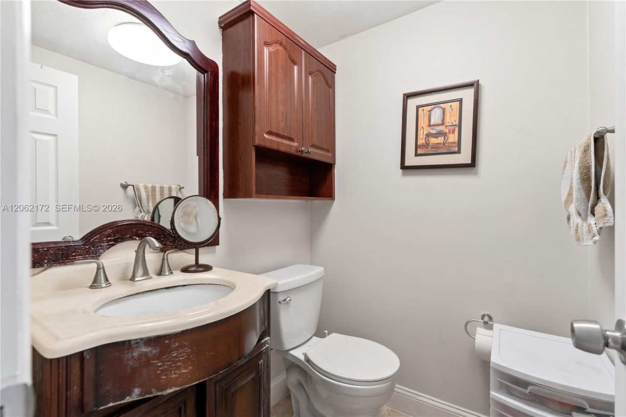 1855 W 60th St , Unit 407, Hialeah, FL 33012 Photo