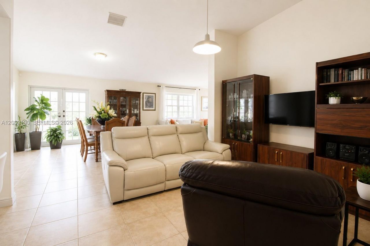 7251 SW 113th Ct Cir , Miami, FL 33173 Photo