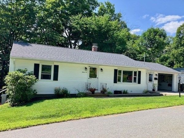82 Walnut St, North Brookfield, MA 01535