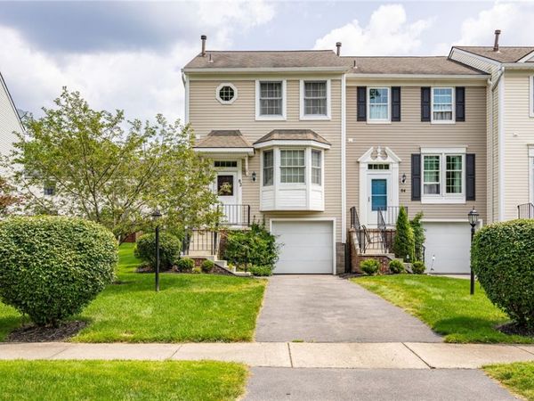 82 Courtshire Ln , Penfield, NY 14526