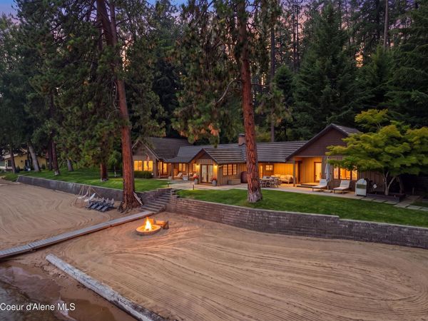 8411 W Coeur D Alene Lake Shr, Coeur d'Alene, ID 83814