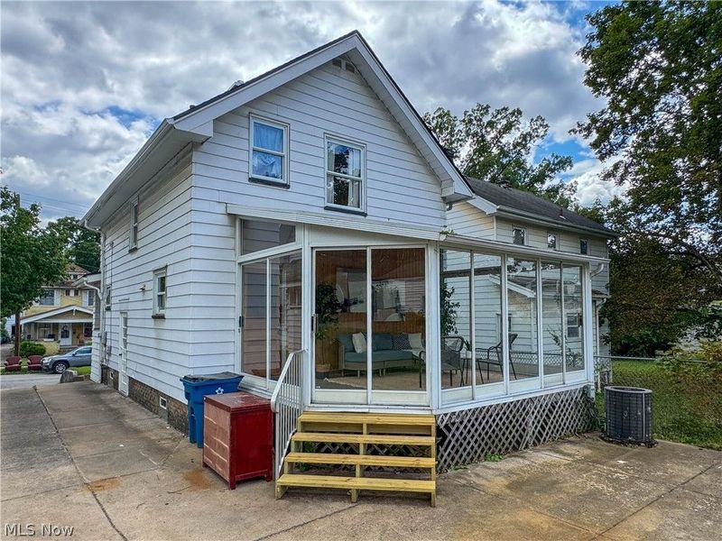 418 E Prospect Street, Girard, OH 44420 Photo 2