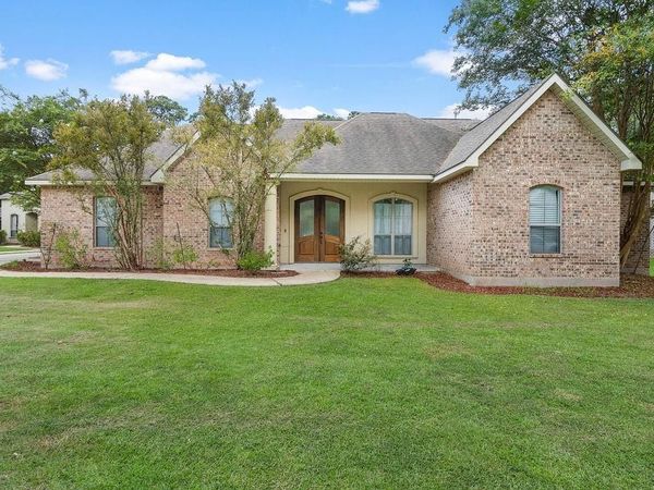 1510 LABARRE Street , Mandeville, LA 70448
