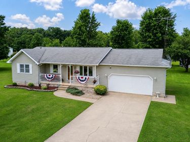 2190 E 100 S, Knox, IN 46534