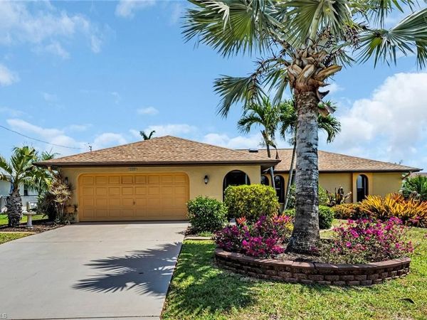 219 SE 19th CT , CAPE CORAL, FL 33990
