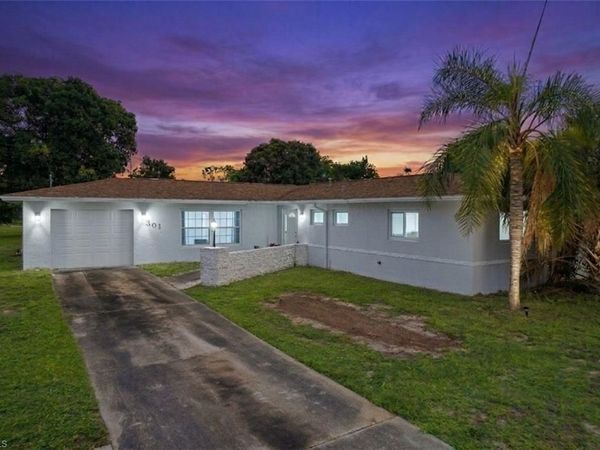 301 Hollywood ST, LEHIGH ACRES, FL 33936