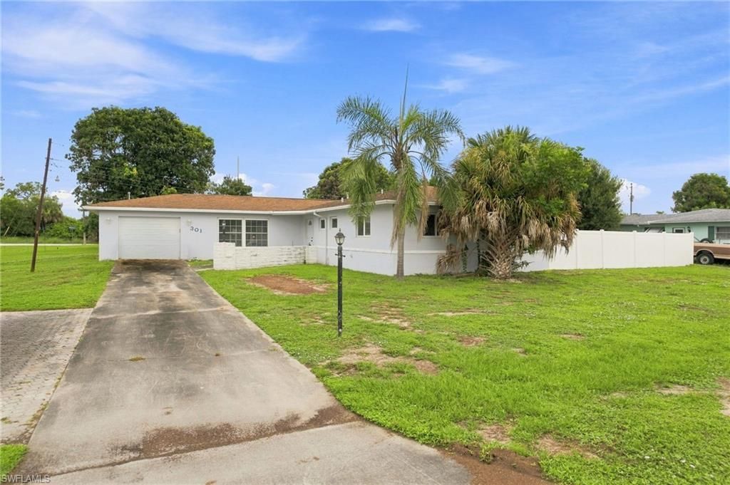 301 Hollywood St, Lehigh Acres, FL 33936 Photo