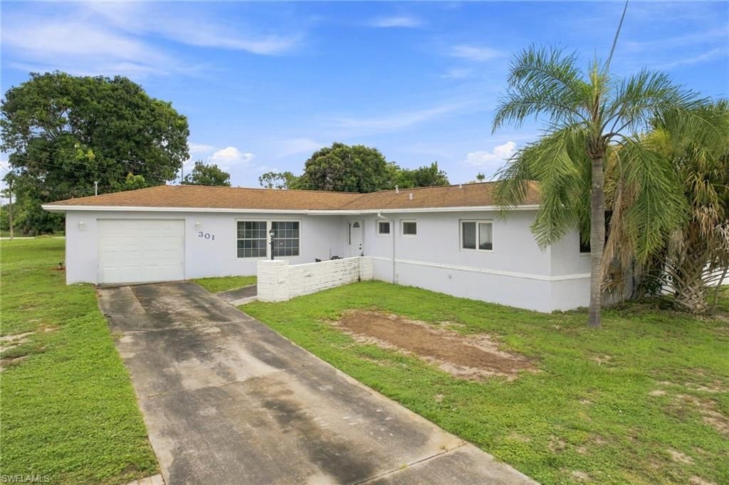 301 Hollywood St, Lehigh Acres, FL 33936 Photo