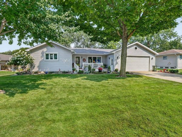 2812 Garden Avenue, Cedar Falls, IA 50613