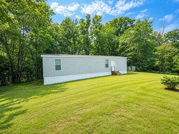 9503 Sunny Drive, Bernard, IA 52032