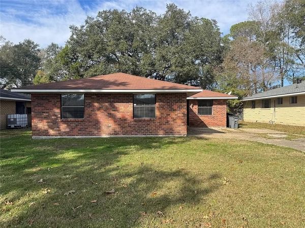 1027 ARCADIA Drive , Baton Rouge, LA 70801