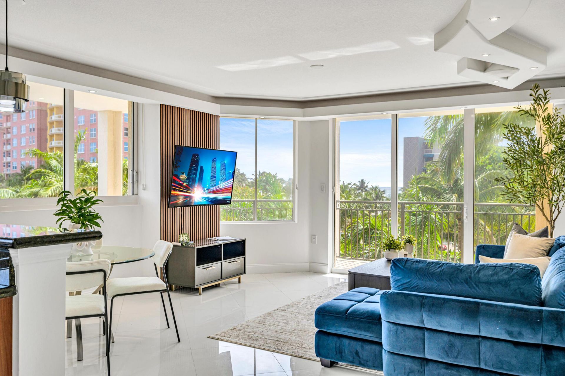 2011 N Ocean Boulevard, Unit 405, Fort Lauderdale, FL 33305 Photo