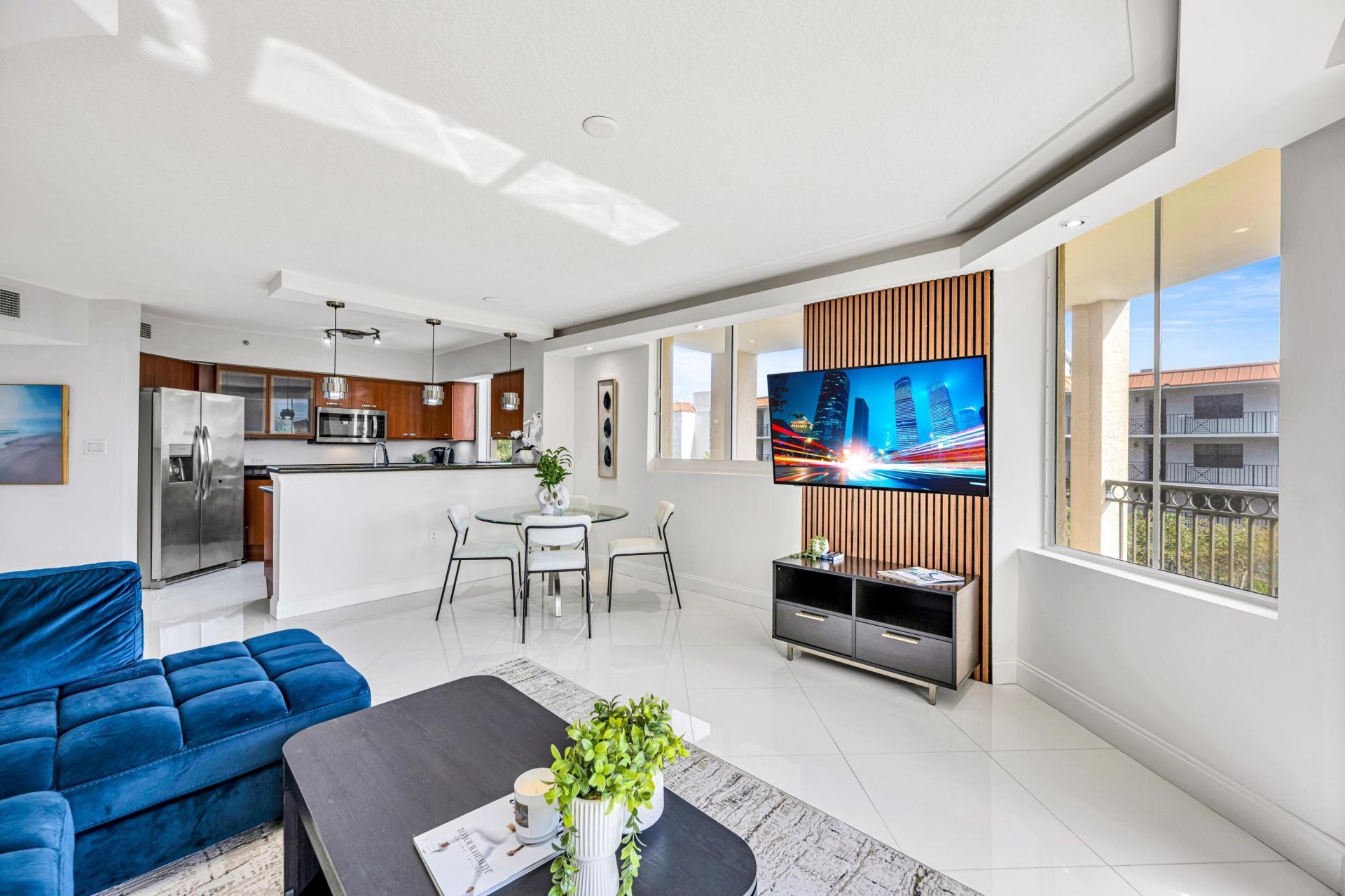2011 N Ocean Boulevard, Unit 405, Fort Lauderdale, FL 33305 Photo